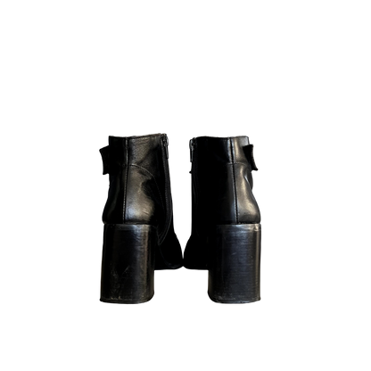 Botas